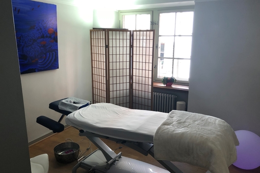 Massaggio terapeutico con successiva terapia vascolare
